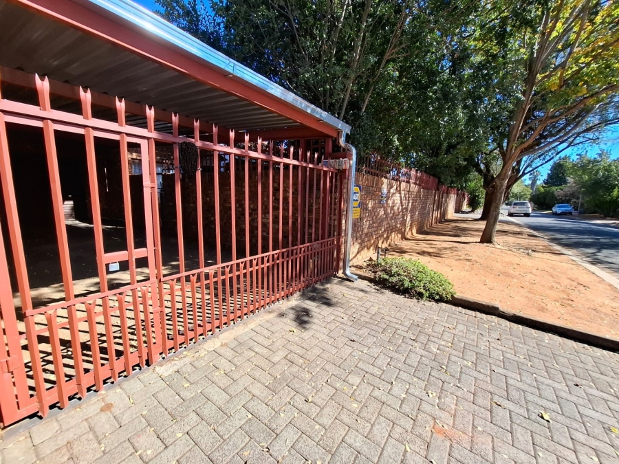 3 Bedroom Property for Sale in Langenhovenpark Free State